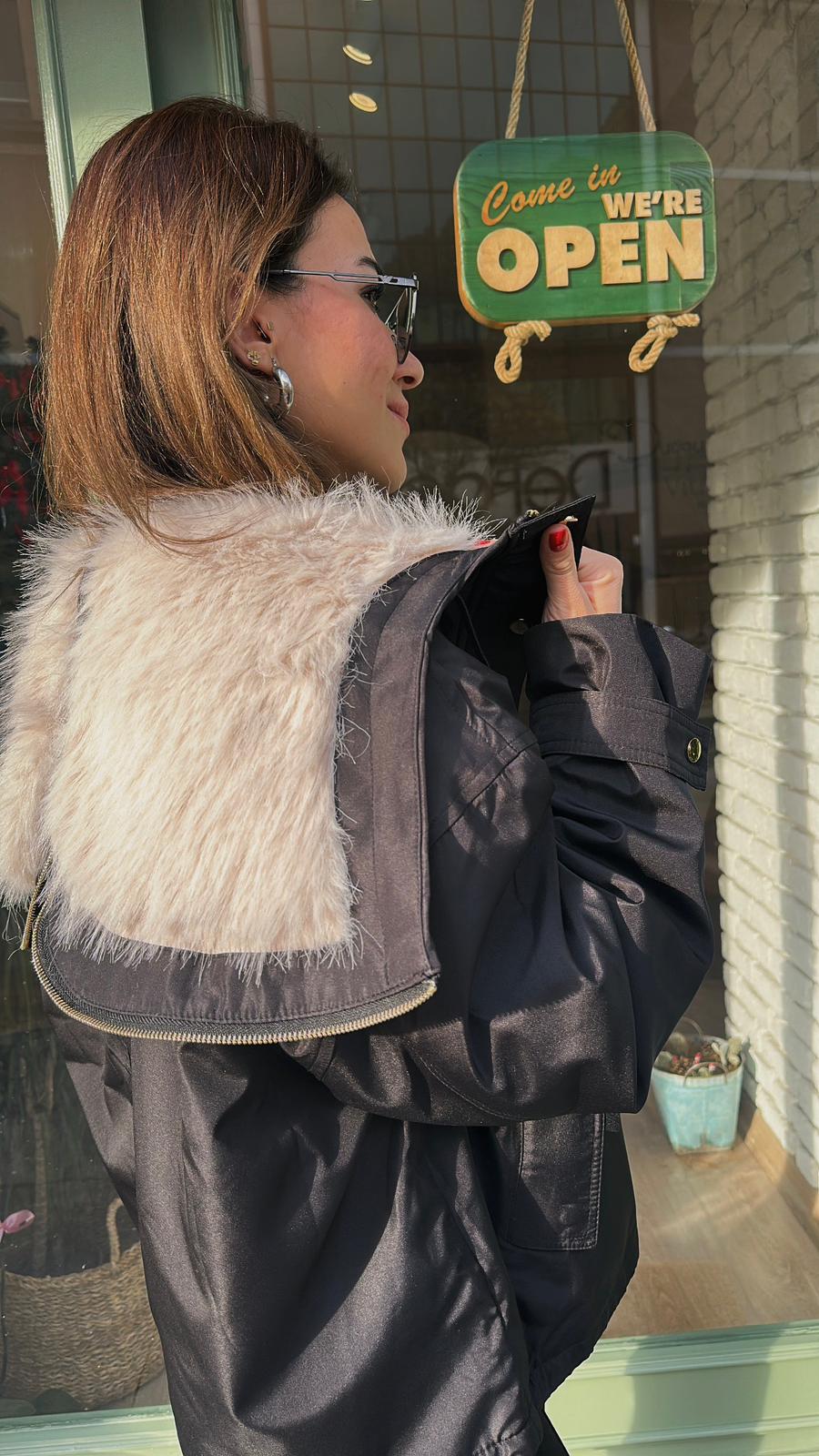 Kürk Kapşonlu Mont