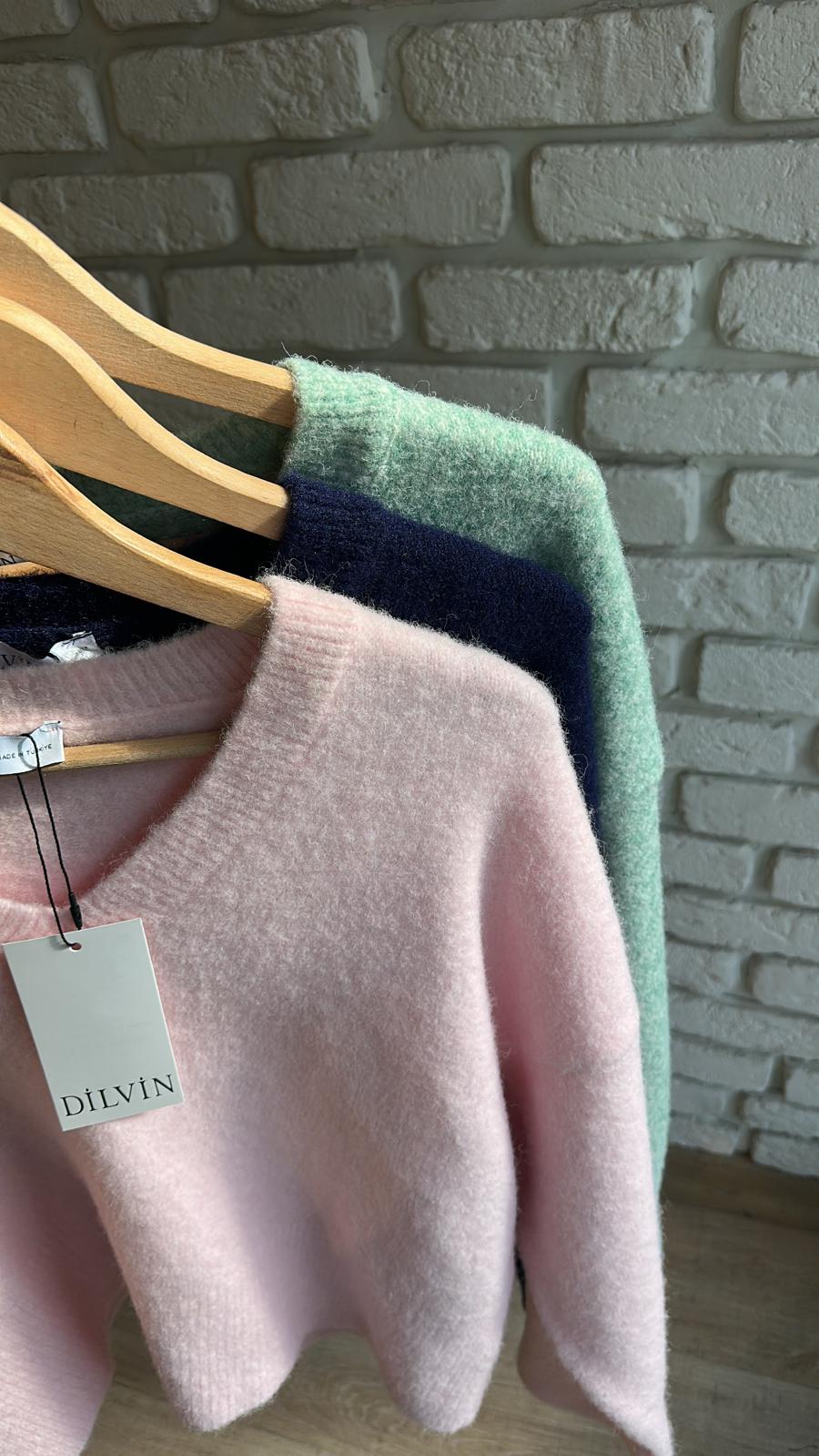 V Yaka Yumuşak Dokulu Triko Kazak